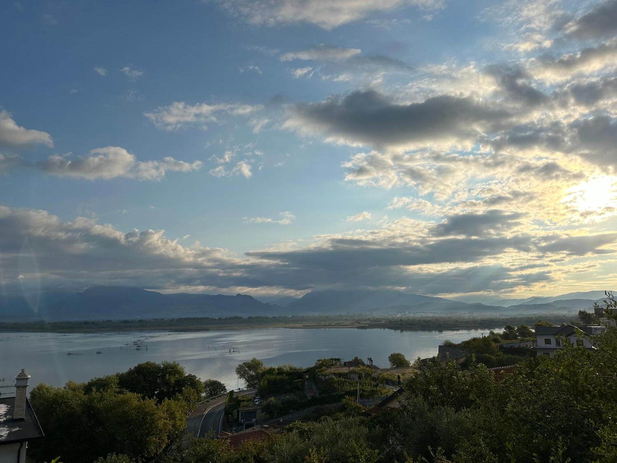 Lake Escape Villa Shiroke Shkodër Exterior foto